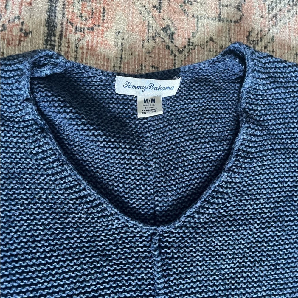 Tommy Bahama Women's Size Medium Seaglass Knit V-Neck Sweater Pullover
